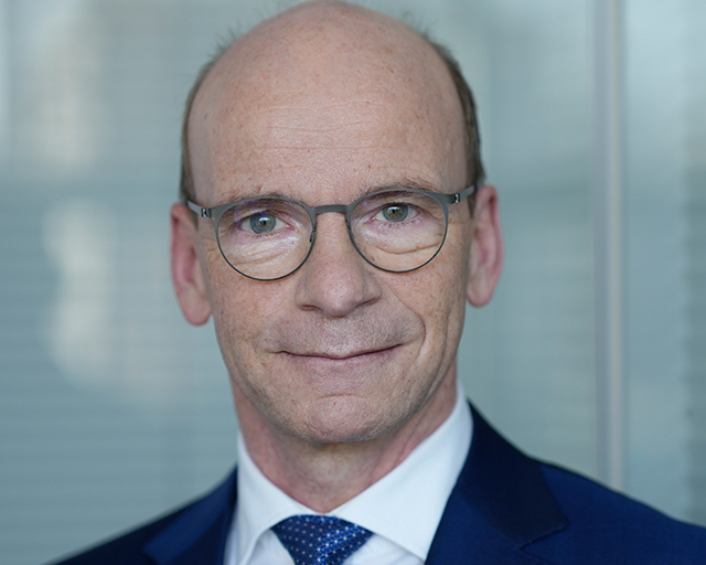 Prof. Dr.-Ing. Tim Hosenfeldt, Member of the Board of Trustees of the Fraunhofer IST.