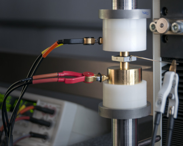 At the Fraunhofer IST a contact-resistance measurement device for determining electrical conductivity under dynamic load is available.