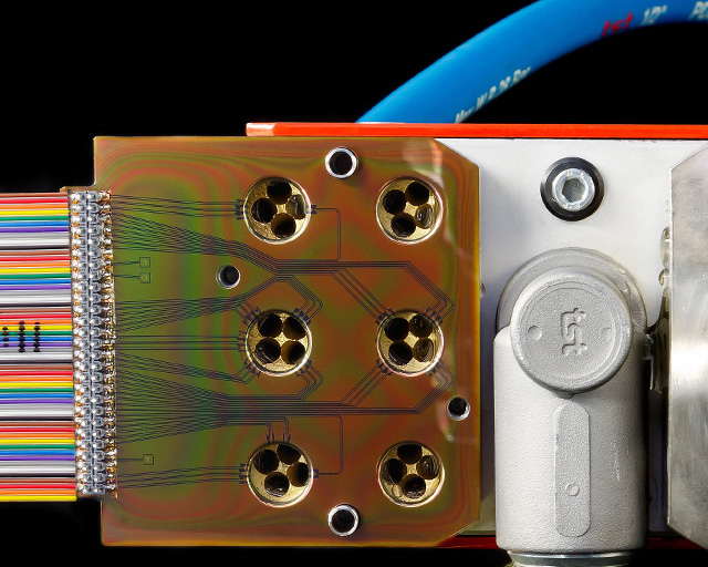 Sensory multi-coupling insert for monitoring temperature control.