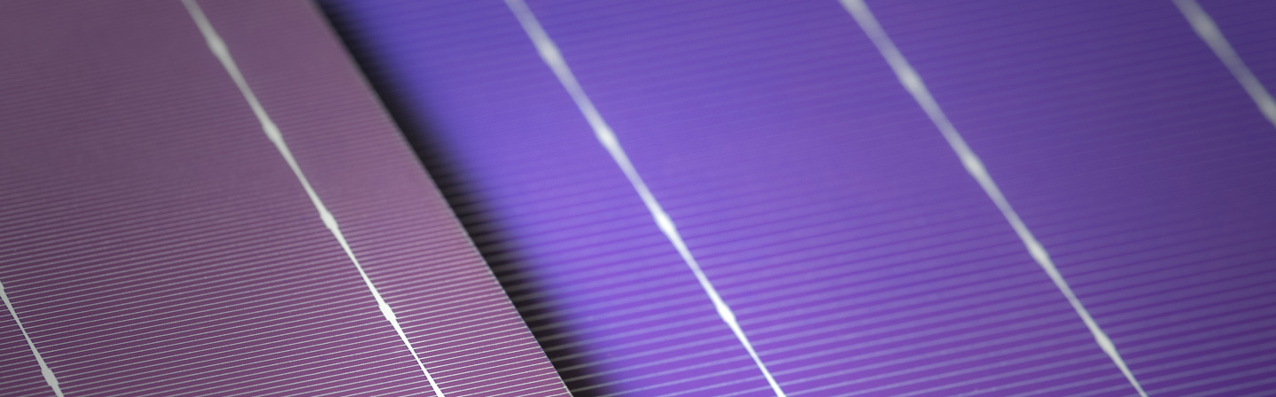 Silicon layers produced by HWCVD for a heterostructure solar cell.