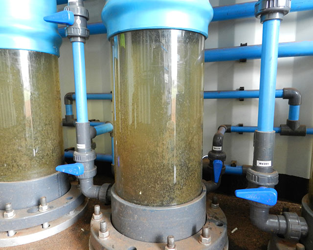 Coagulation and flocculation columns for purifying the river water.