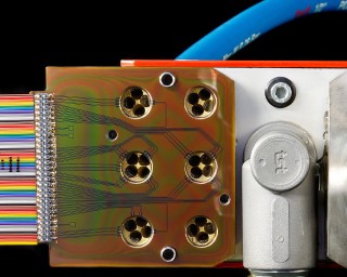 Sensory multi-coupling insert for monitoring temperature control.