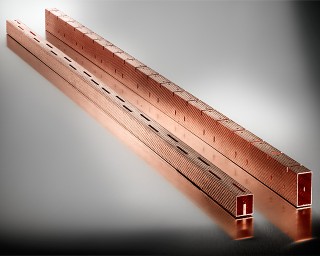 Fraunhofer IST scientists are able to apply a metall coating on carbon-fiber reinforced plastic antennas for the ESA “Sentinel-Mission“.