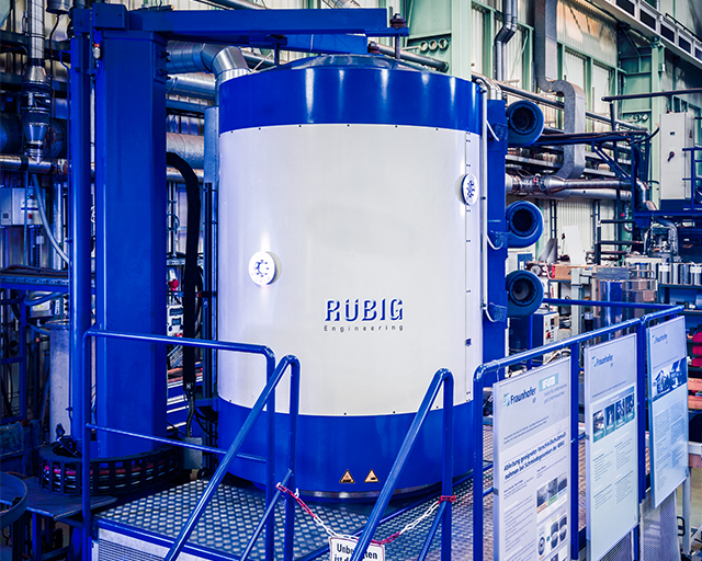 Duplex facility for plasma diffusion treatments and hard material coatings at the Fraunhofer IST.